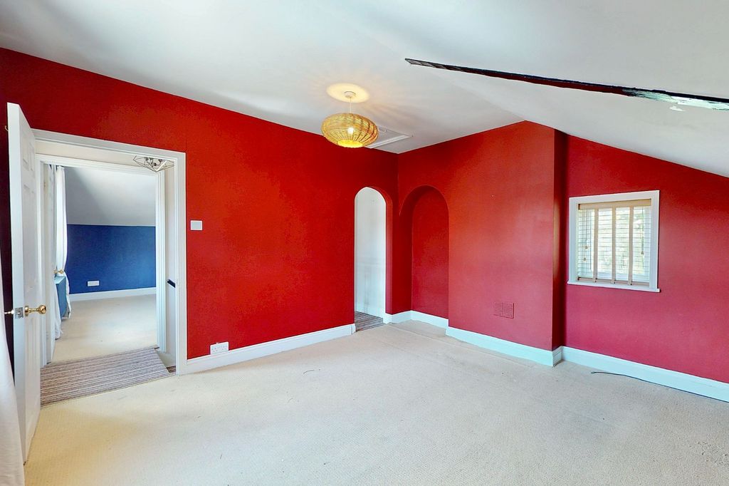 Property photo 3 of 9 2 Thornbury Road, Isleworth Tw7 4Hg