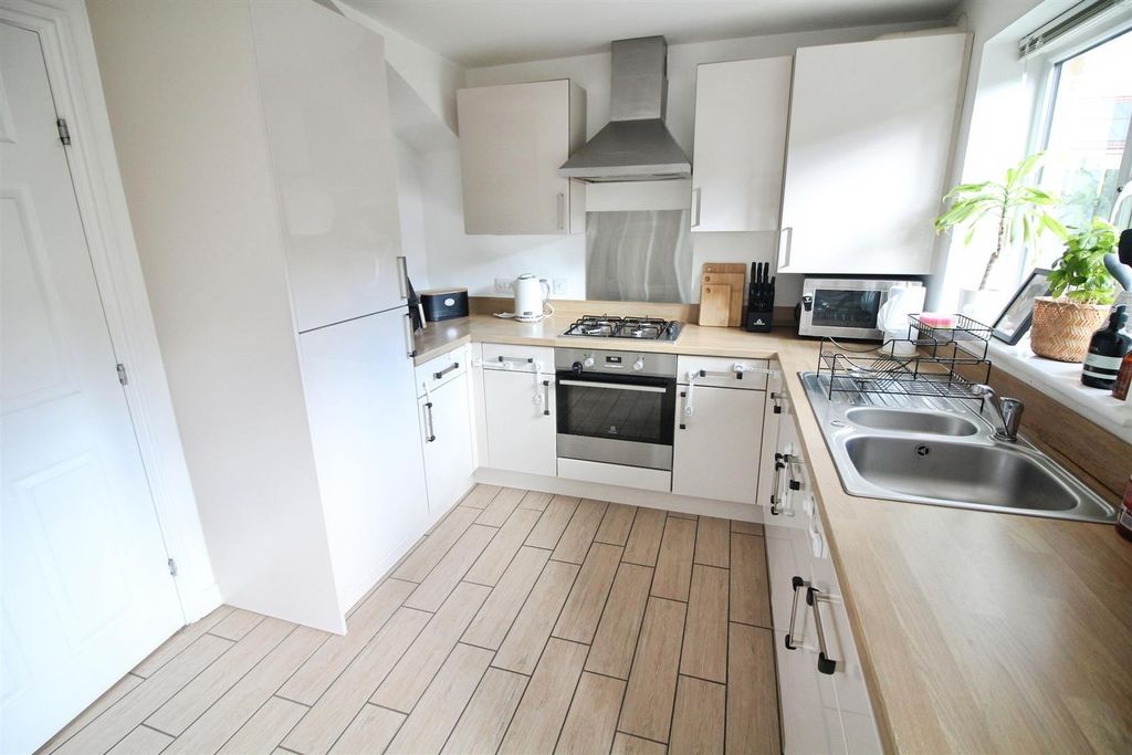 Property photo 2 of 13 Kitchen/Diner