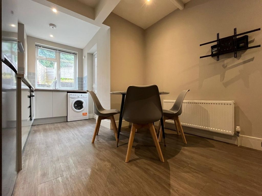 Property photo 2 of 10 4629251