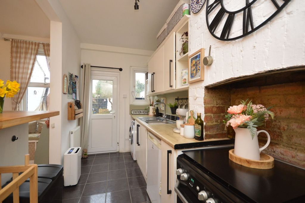 Property photo 2 of 16