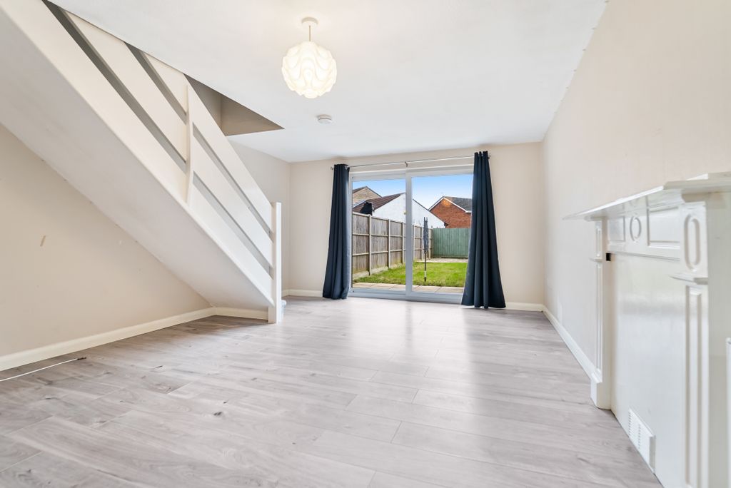 Property photo 2 of 10 Lounge