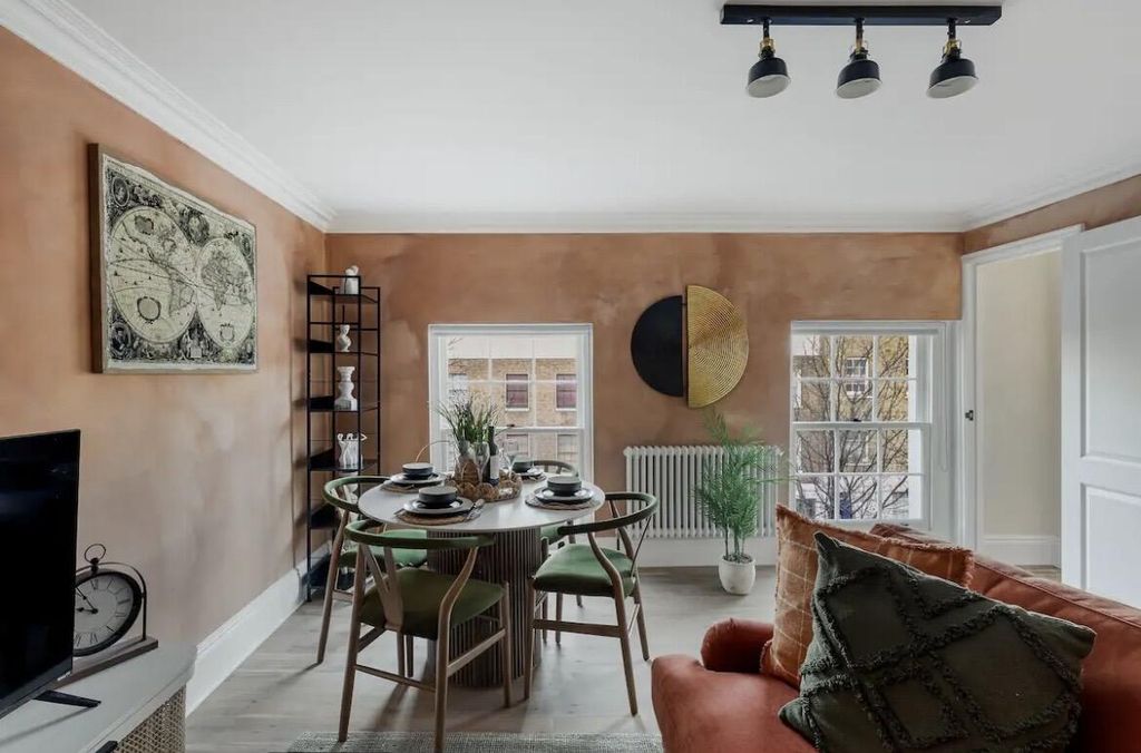 Property photo 1 of 5 Dining Room