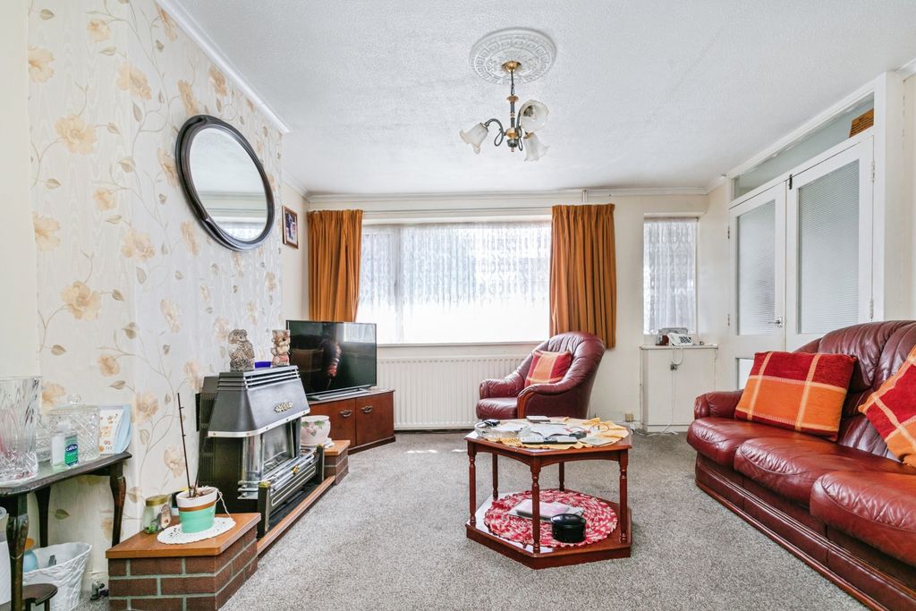 Property photo 3 of 14
