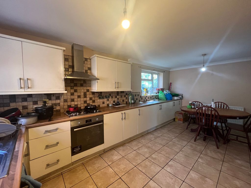 Property photo 3 of 10 Image