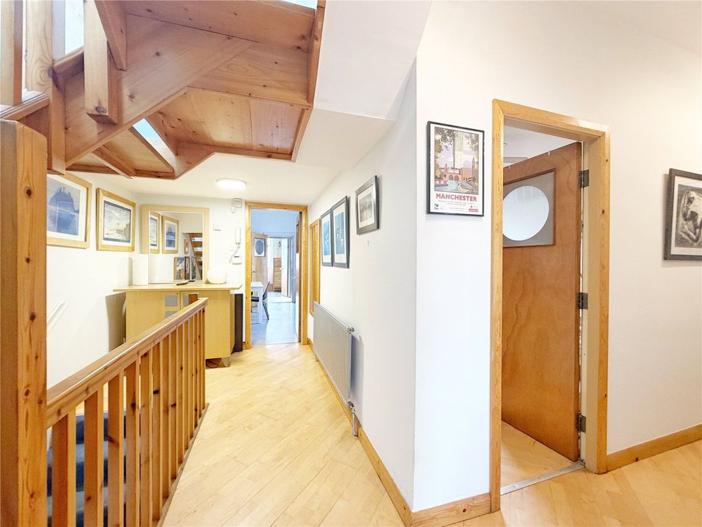 Property photo 3 of 22 Picture No. 20