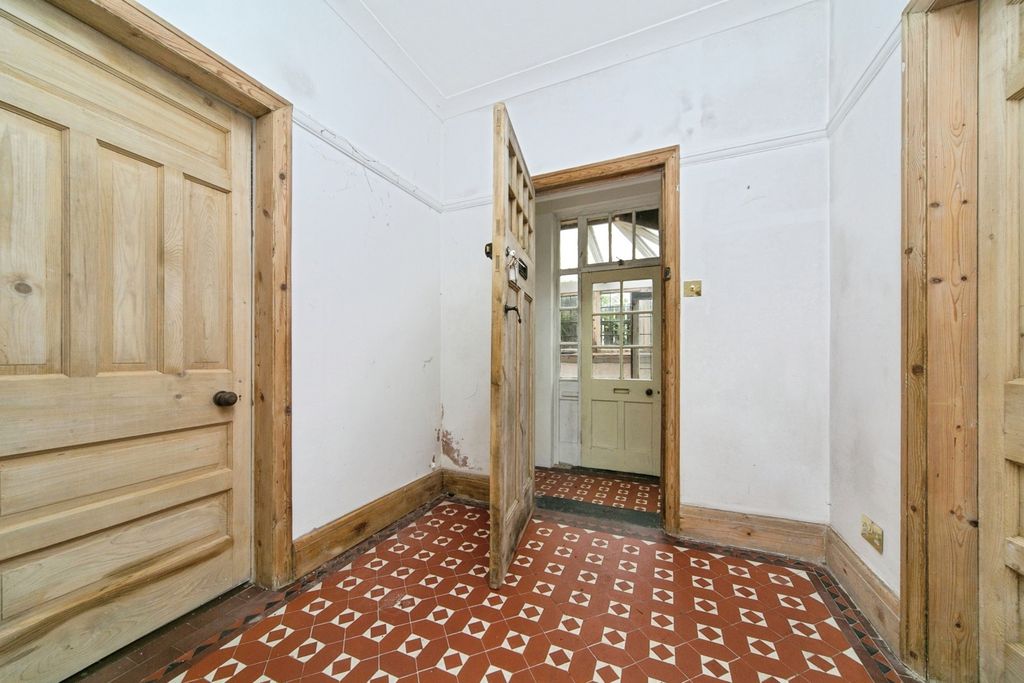 Property photo 3 of 18 Pbox-Img.Jpg