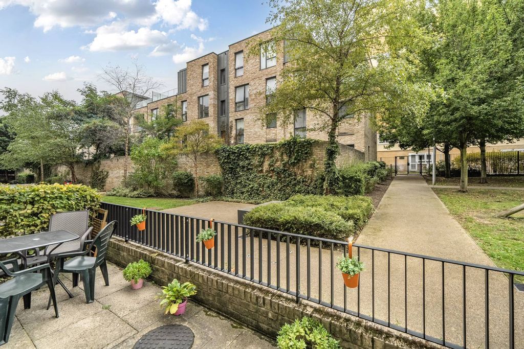 Property photo 3 of 19