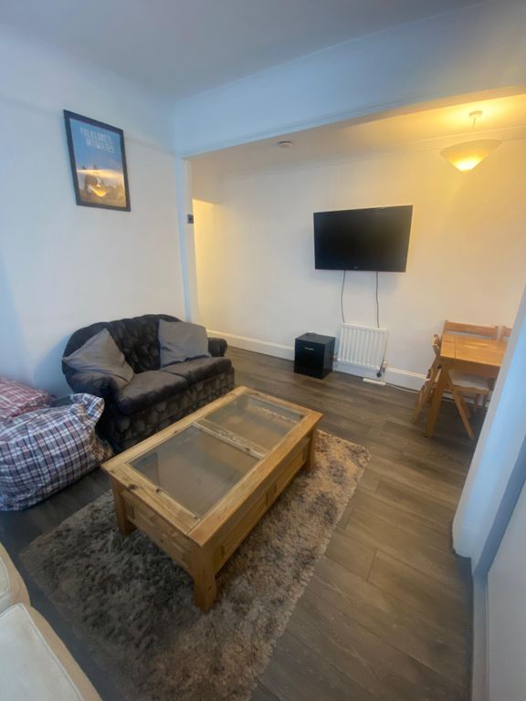 Property photo 2 of 7
