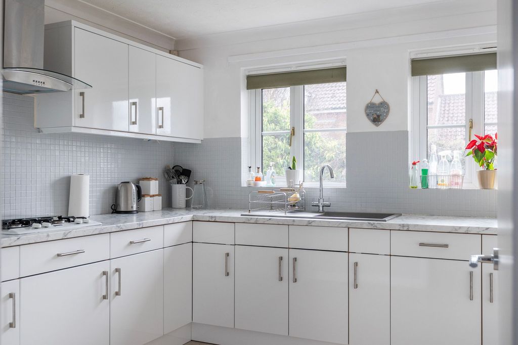 Property photo 3 of 18