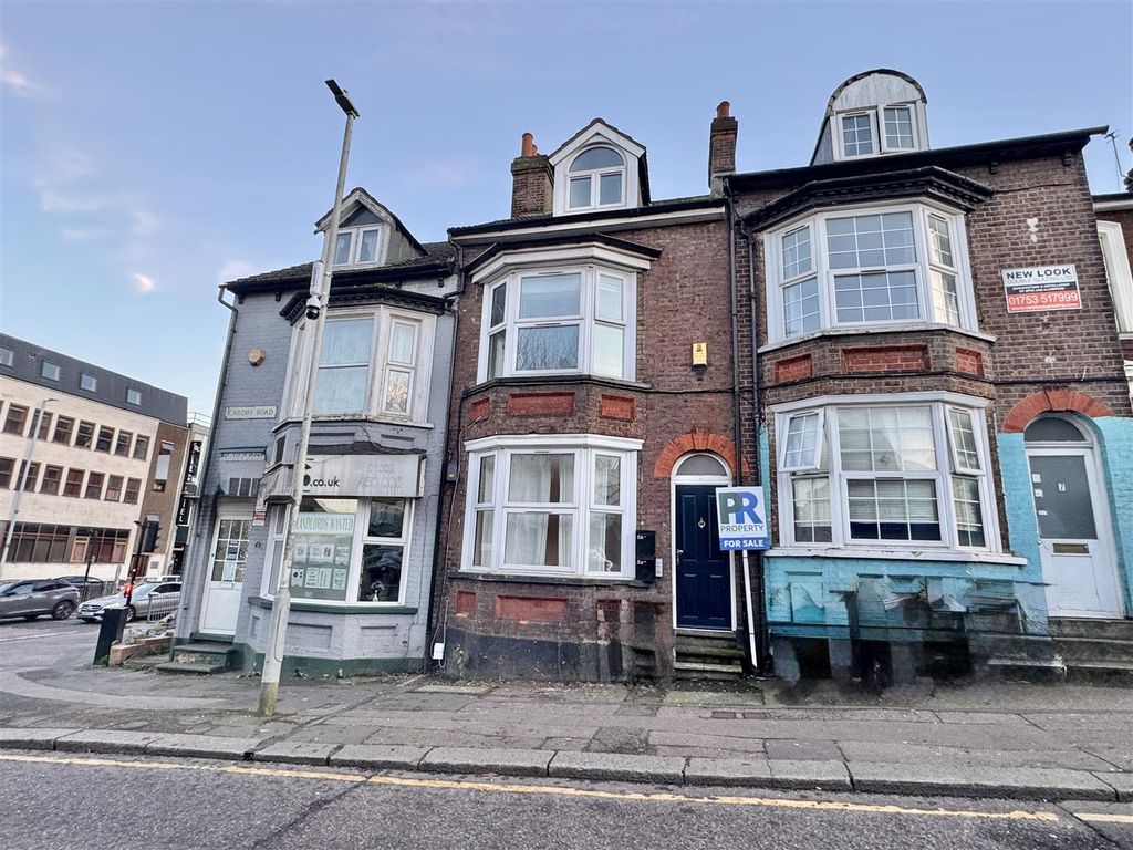 Property photo 1 of 6 Building Front