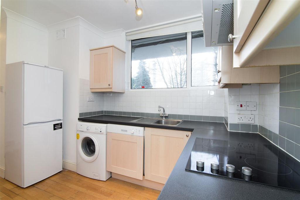 Property photo 2 of 9 Kitchen 2.Jpg