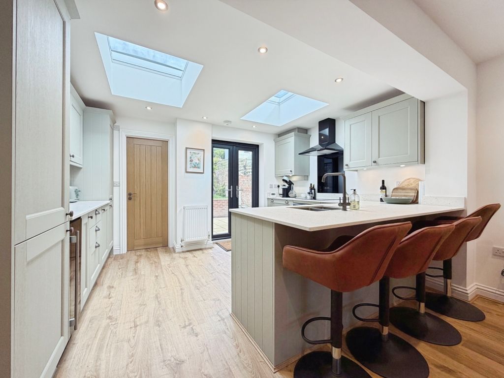 Property photo 2 of 14 Pbox-Img.Jpeg