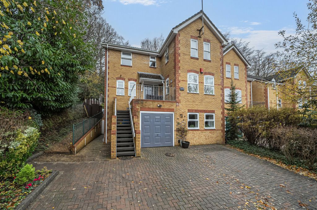 Property photo 1 of 17 1387400-24-6936F7...