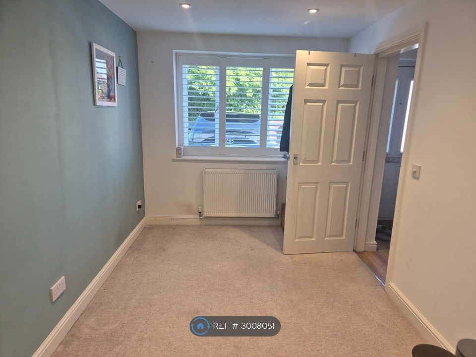 Property photo 3 of 25 Bedroom 4