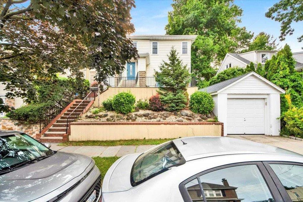 Property photo 1 of 31