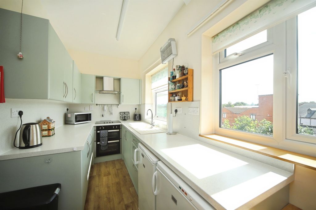 Property photo 2 of 14