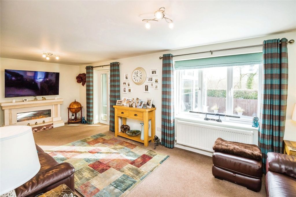 Property photo 3 of 22 Living Room