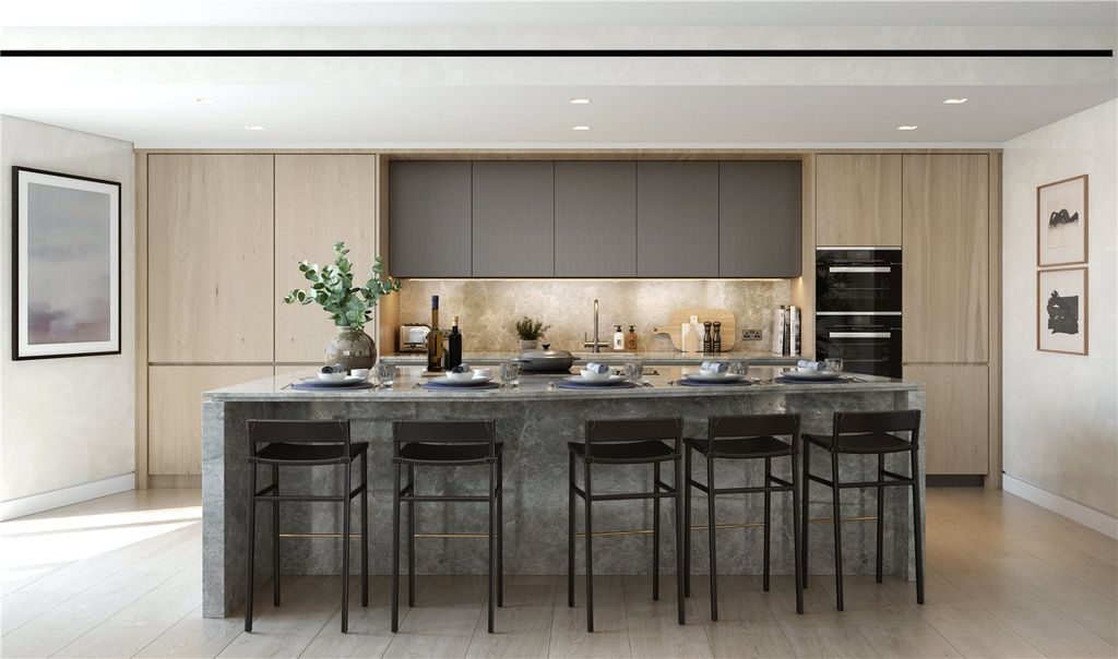 Property photo 3 of 12 Living Space