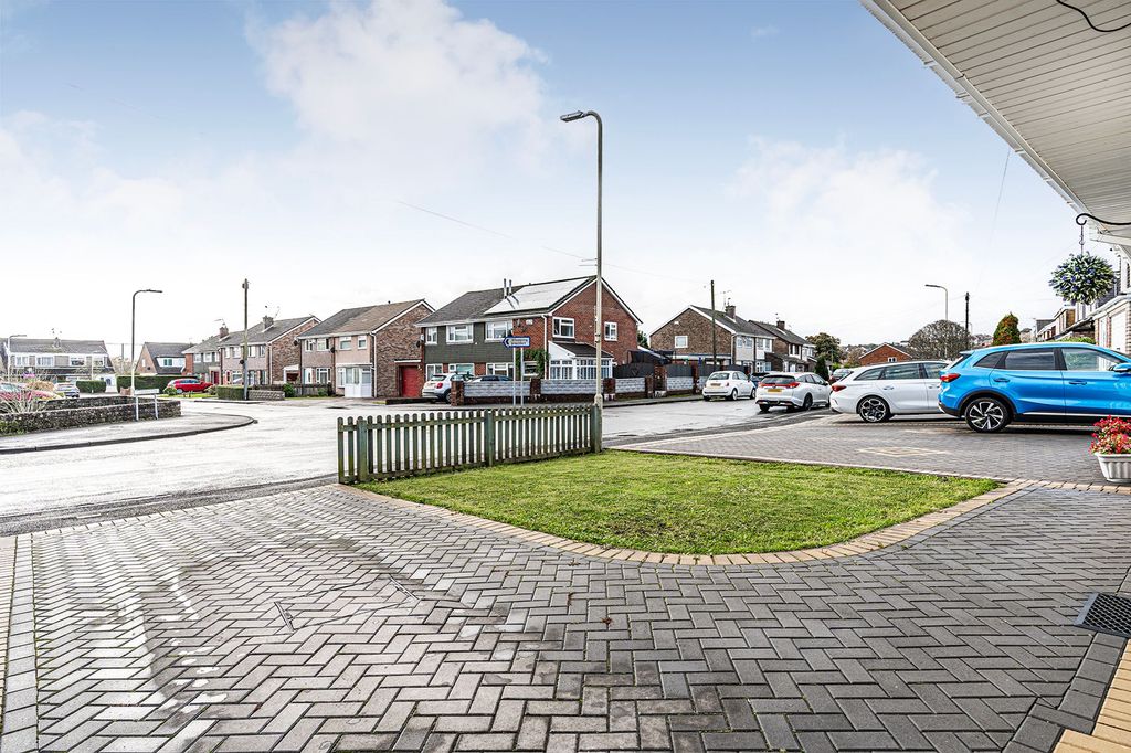 Property photo 2 of 24