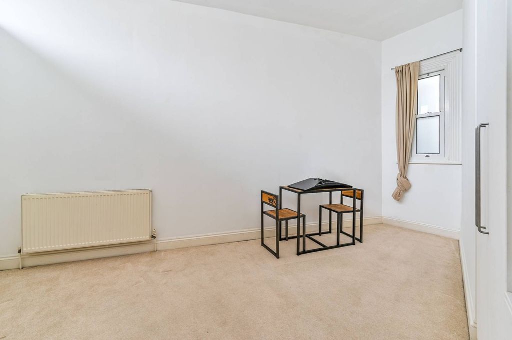 Property photo 3 of 8