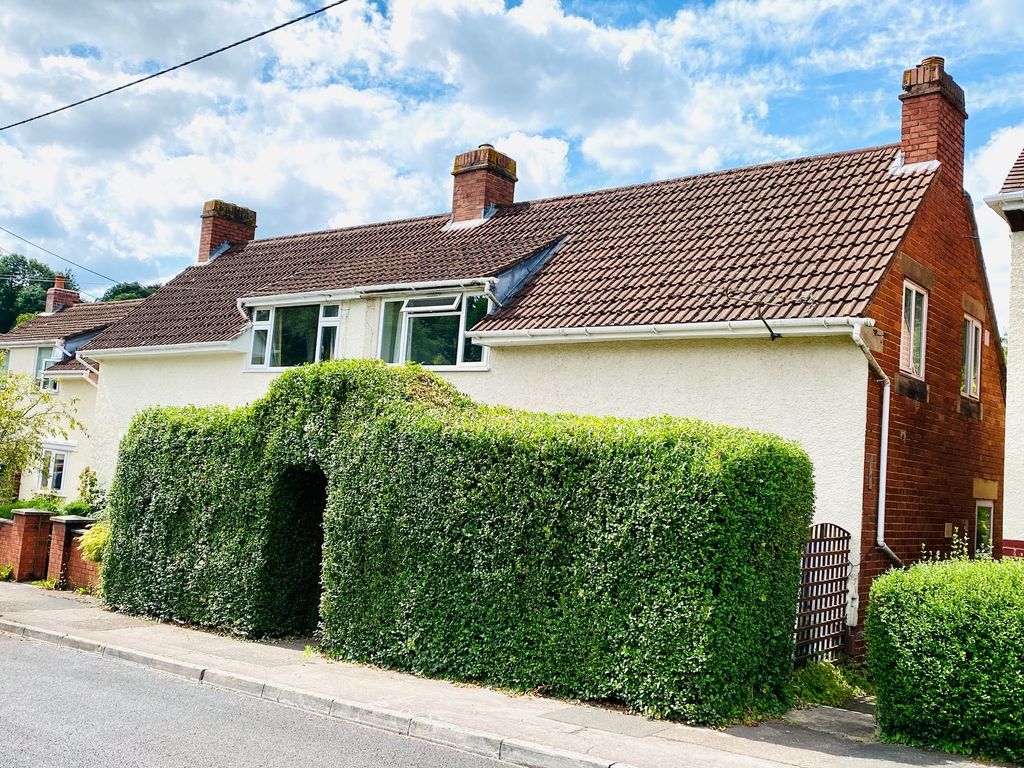 Property photo 1 of 33