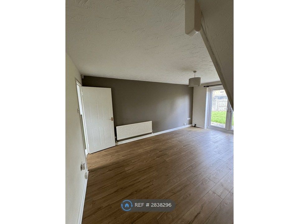 Property photo 3 of 14 Living Room