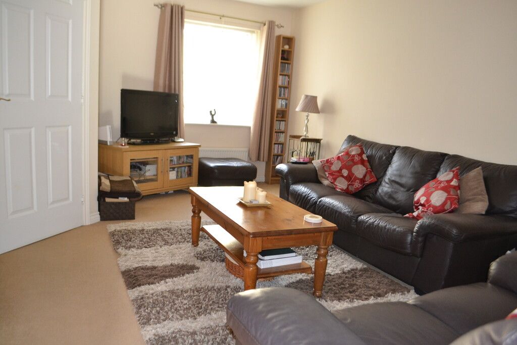 Property photo 2 of 6 Lounge