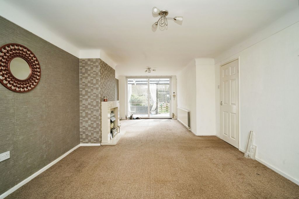 Property photo 3 of 19