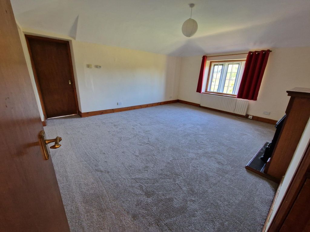 Property photo 3 of 8 Image