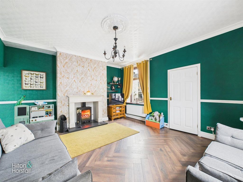 Property photo 2 of 13 Higgin Street
