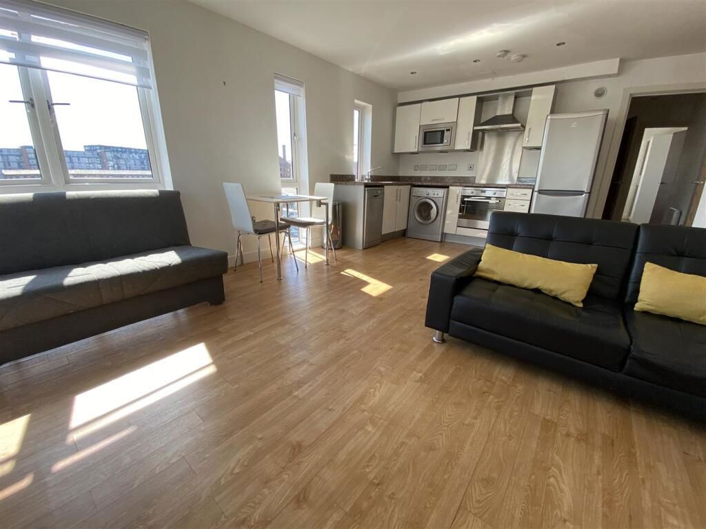 Property photo 2 of 9