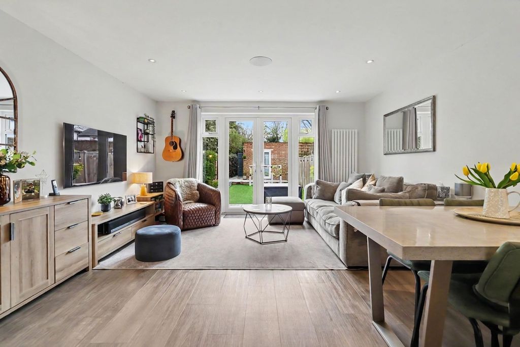 Property photo 2 of 17