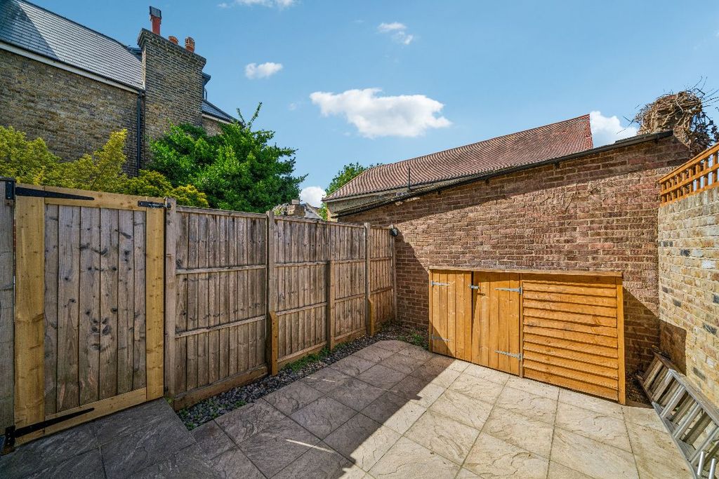 Property photo 3 of 14