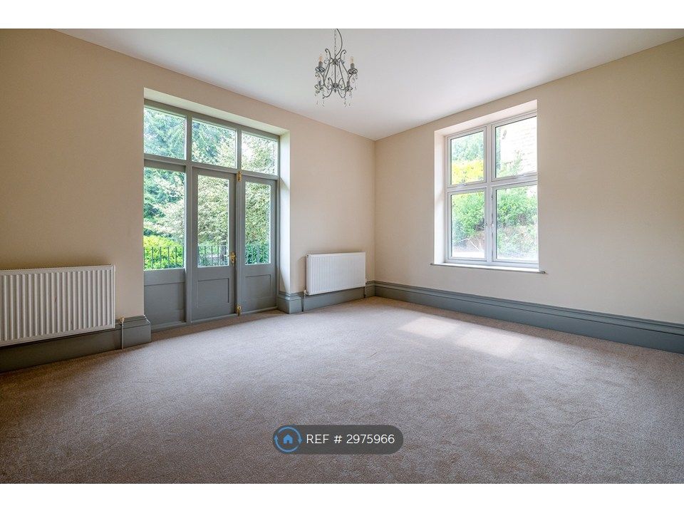 Property photo 1 of 9 Living Room