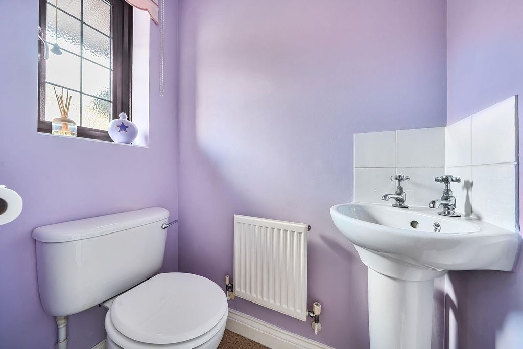 Property photo 3 of 19 wc.Jpeg