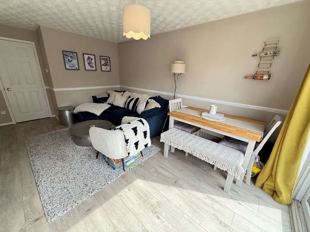 Property photo 2 of 9 4271991