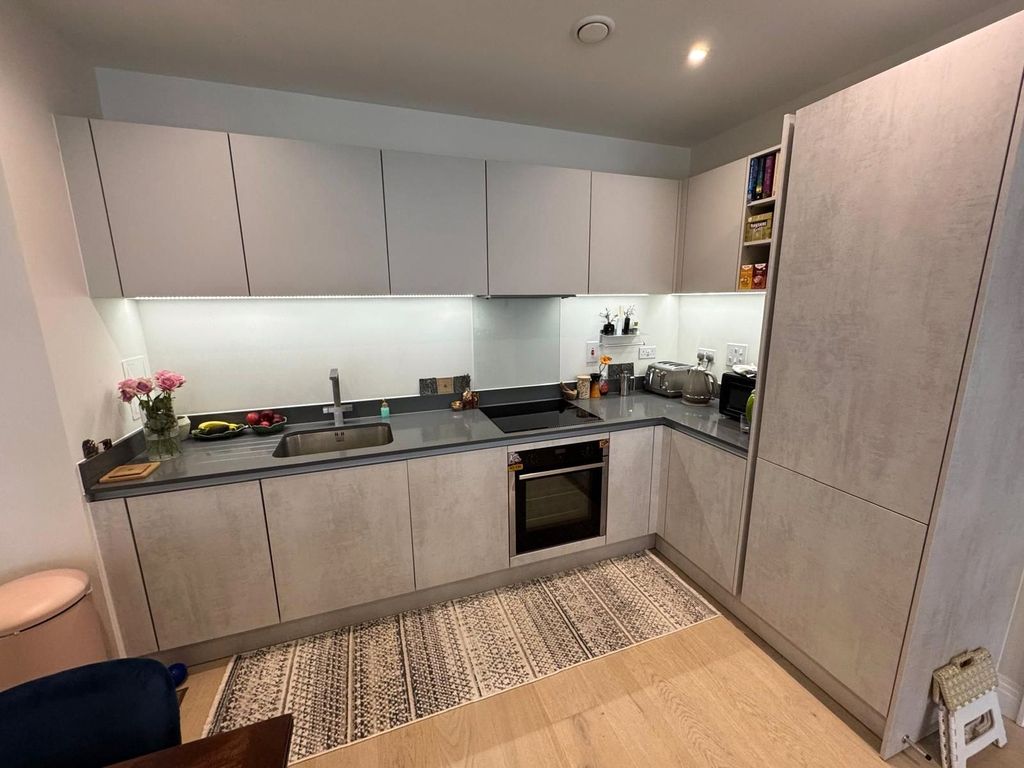 Property photo 2 of 15 Picture No. 16