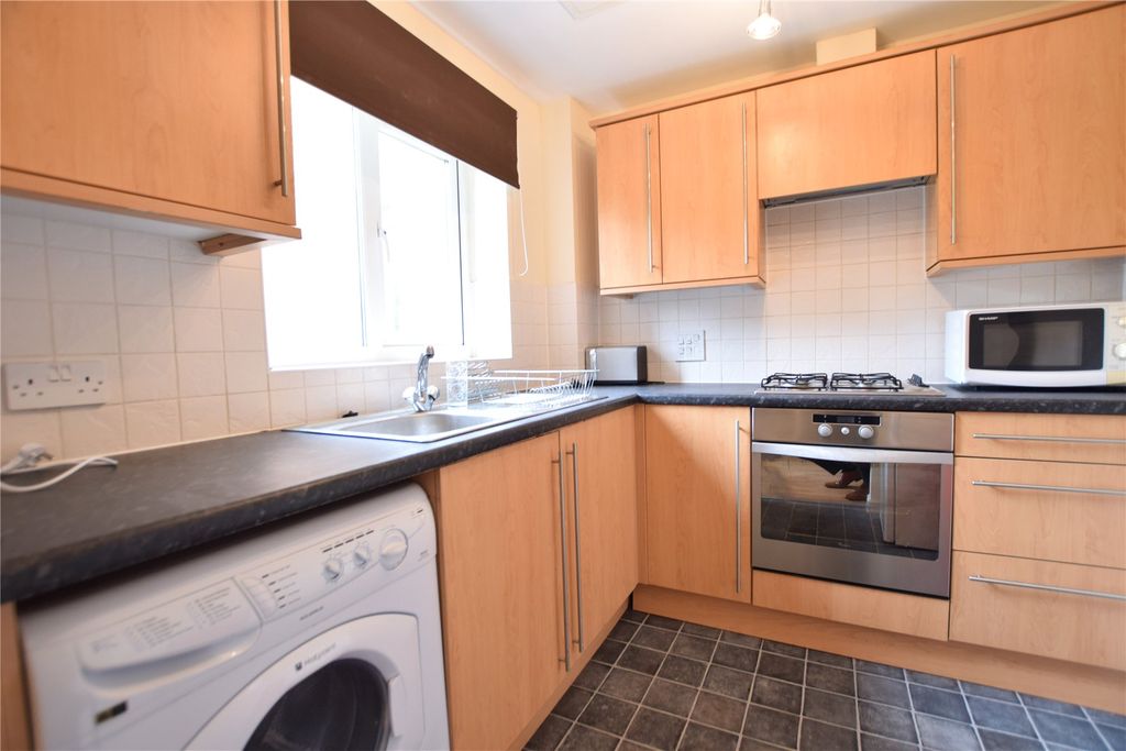 Property photo 3 of 7 Kitchen