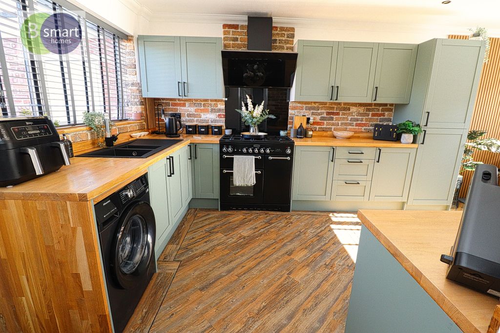 Property photo 2 of 16 Img_5149