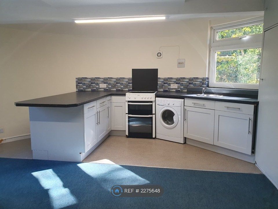 Property photo 3 of 14 Kitchen