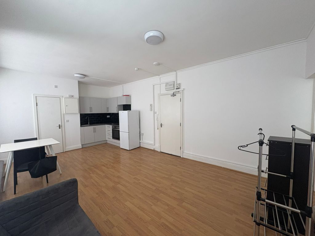 Property photo 2 of 8