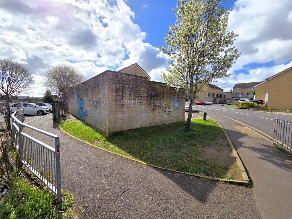 Property photo 3 of 5 Garages At Selwood - Rear.Jpg