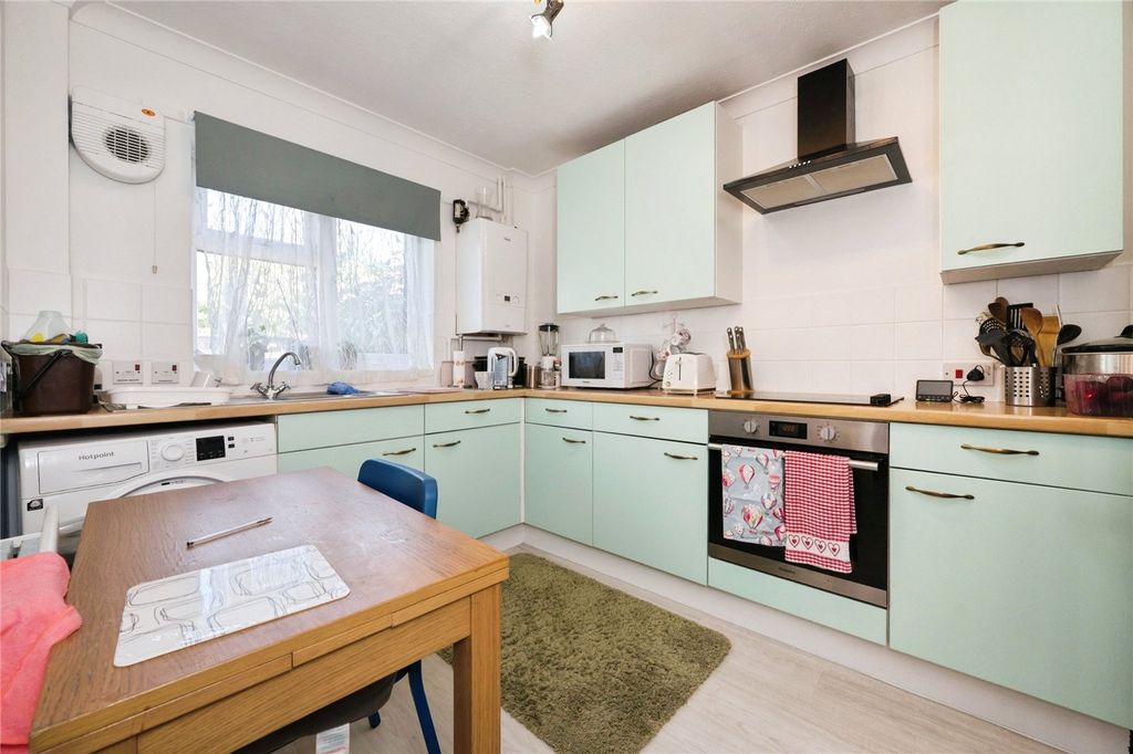 Property photo 2 of 12 Picture No. 28