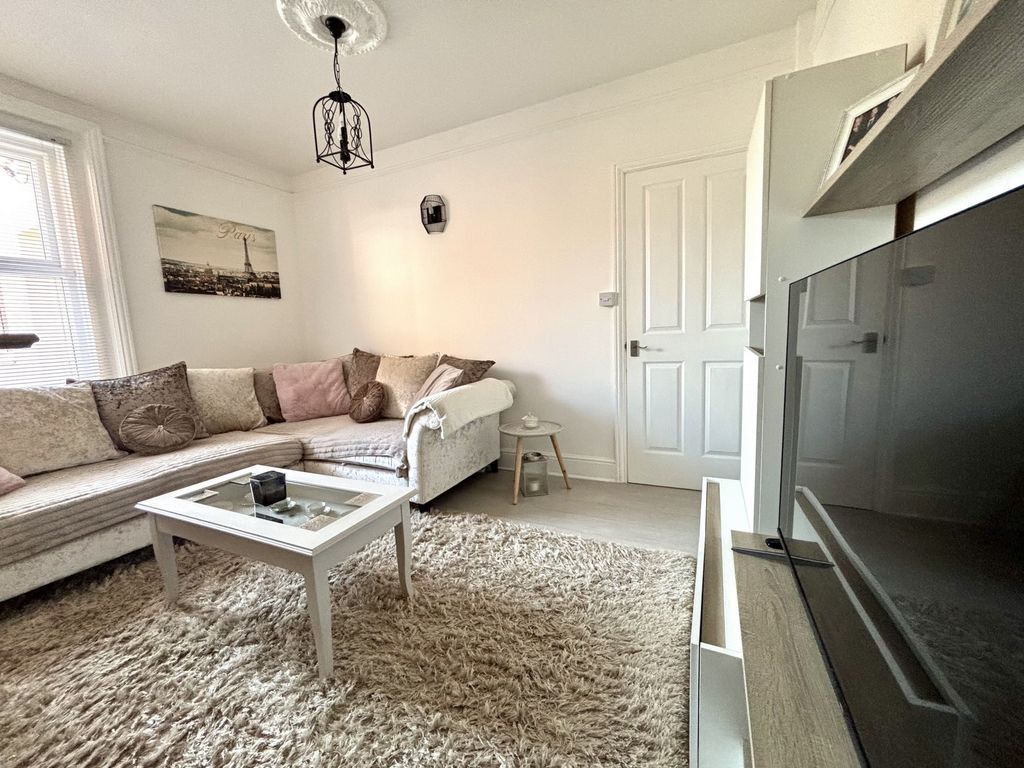 Property photo 3 of 30 Photo 4