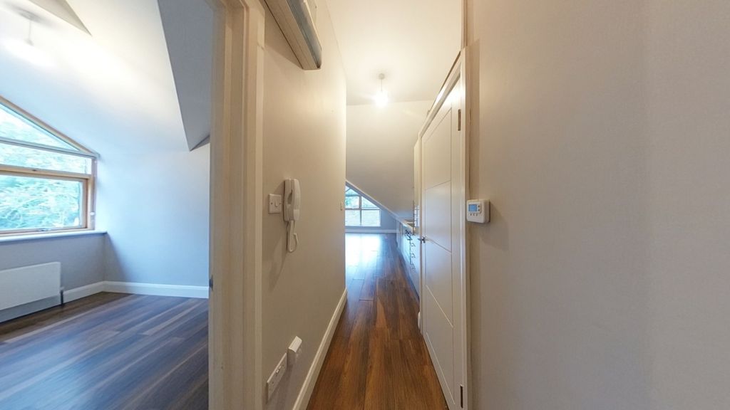 Property photo 2 of 9 Entrance Hallway