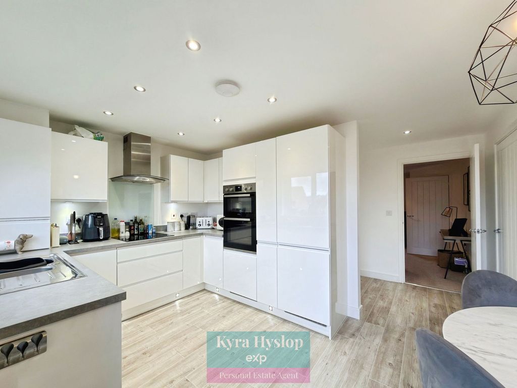 Property photo 2 of 24