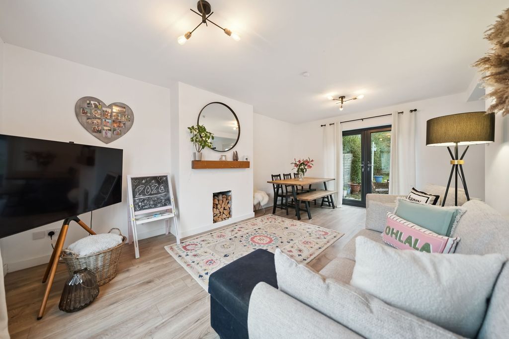 Property photo 3 of 23