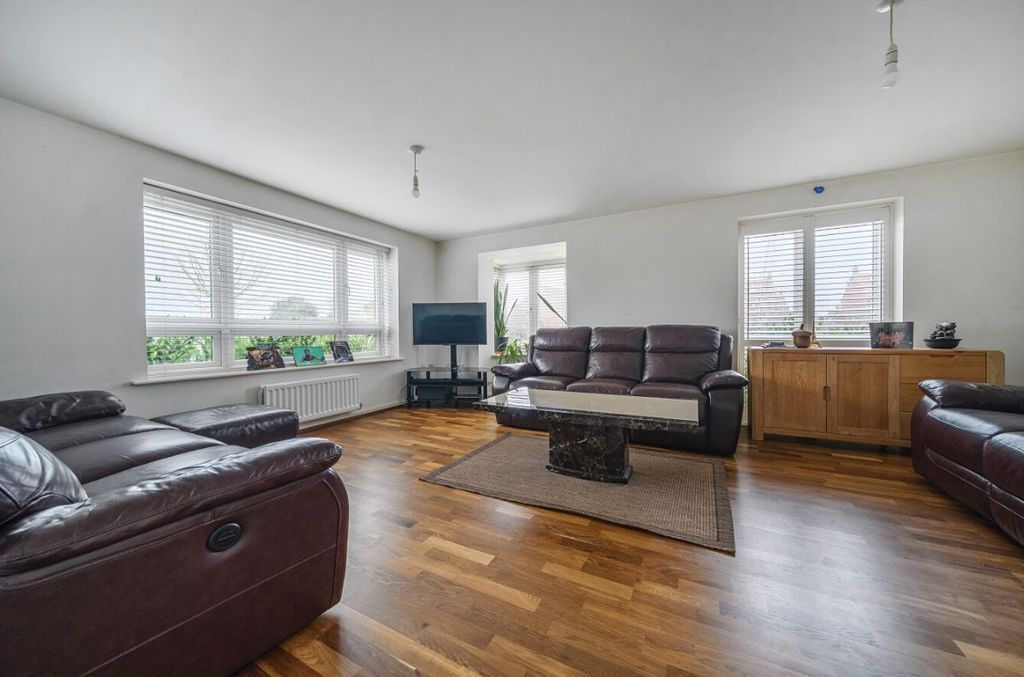 Property photo 3 of 21