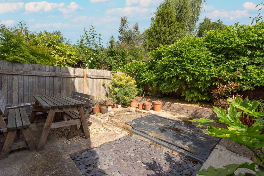 Property photo 3 of 16 Garden