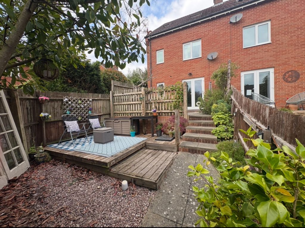 Property photo 2 of 20